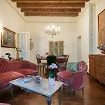 Апартаменты Old Borgo Vico