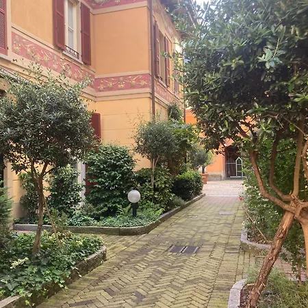 Old Borgo Vico 아파트 *